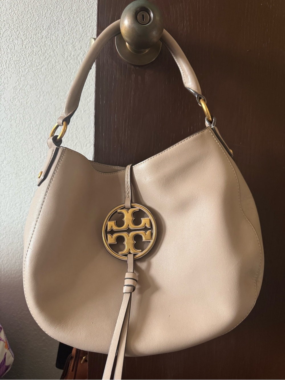 Tory Burch Beige Leather Shoulder Hobo with Gold Logo Medallion